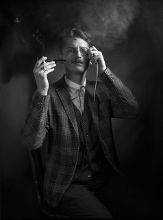 Люблю классический роман...
Студия. Свет.
Pentax 6x7, 120 film.
Сканирование на Nikon Super COOLSCAN 9000 ED.