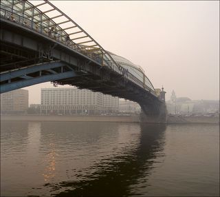 7:20 p.m. Задымленность спала. Дышать полегче, с глазами - по прежнему, с тональной перспективой - видите сами