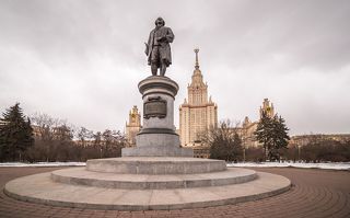 Хмурый Ломоносов, тучки набежали...