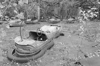 26 апреля 1986 года на Чернобыльской атомной электростанции произошла катастрофа, которая стала самой крупной за всю историю атомной энергетики. Трагедия унесла жизни тысяч людей, стала причиной многих заболеваний (в основном онкологических), принесла огромнейший ущерб для окружающей среды и, в конечном счёте изменила ход истории. Ужасные последствия ощущаются до сих пор, спустя почти три десятилетия.