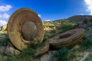 Тофифи (шаровидные конкреции)