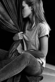 Photo: Roman Labasta
Mua: Olga Romanova
Hair stylist: Lambrianidis Evgenia
Model: Rebekka Karpas