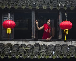 古镇新姿Young Beauty in Old Town