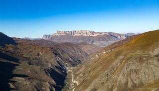 Чегемское ущелье, нижняя часть Скалистого