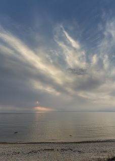 В минуты затишья. Иногда ветер перемещался выше к небу, \