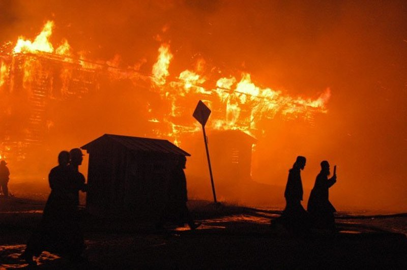 Соловки, Соловецкие острова Пожар на Соловкахphoto preview