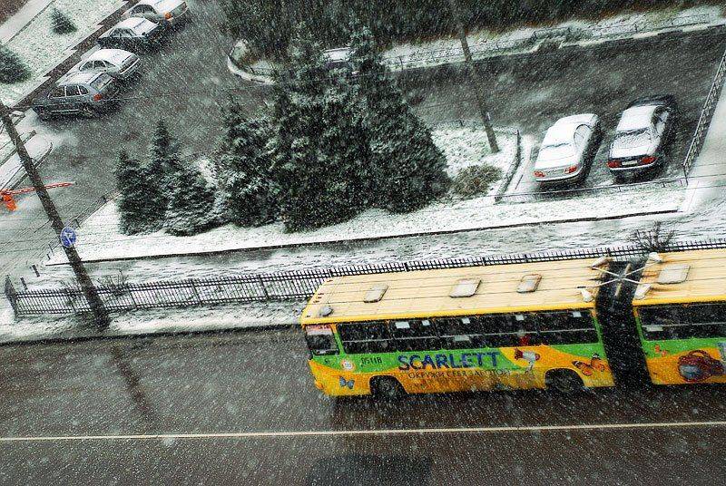 Первым зимним утром..... Автор: Денис Клюев фото, москва, вид из окна, снег, метель, Денис Клюев, Денис Клюев