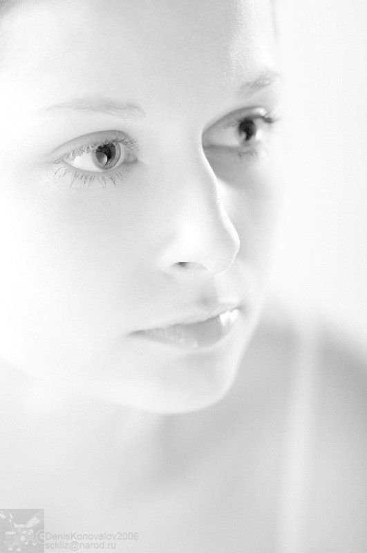 высокий ключ, белый, светлый портрет Наташи в высоком ключеphoto preview