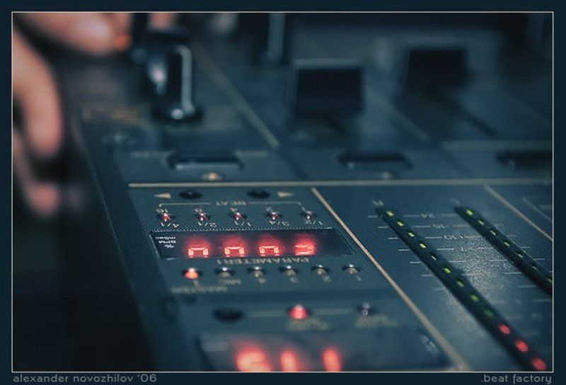 beat, dj, club, zerkalka, pioneer, mixer .beat factoryphoto preview