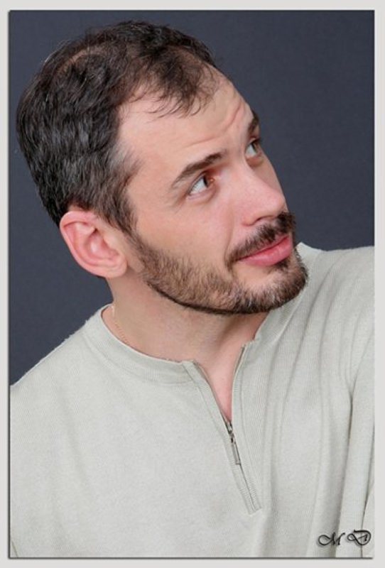 портрет ,мужчина Характер на лицоphoto preview