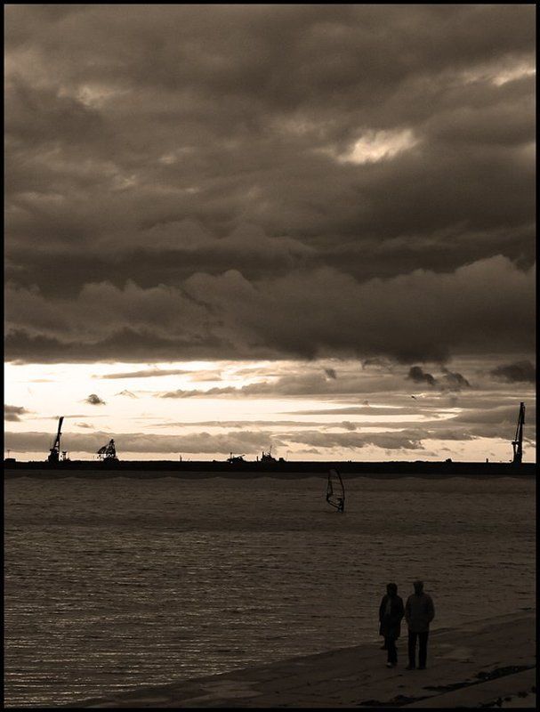 Двоеphoto preview