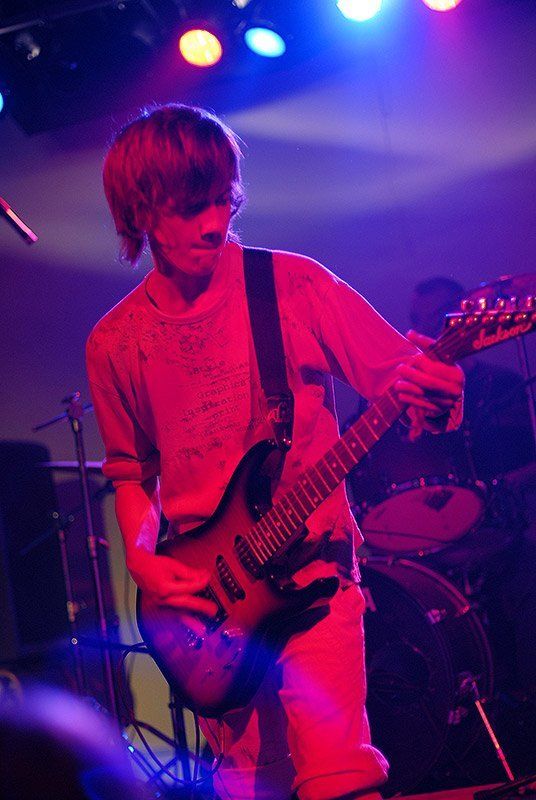 фото, портрет, репортаж, жанр, ПЛАН-Б, Денис Клюев Красный гитаристphoto preview