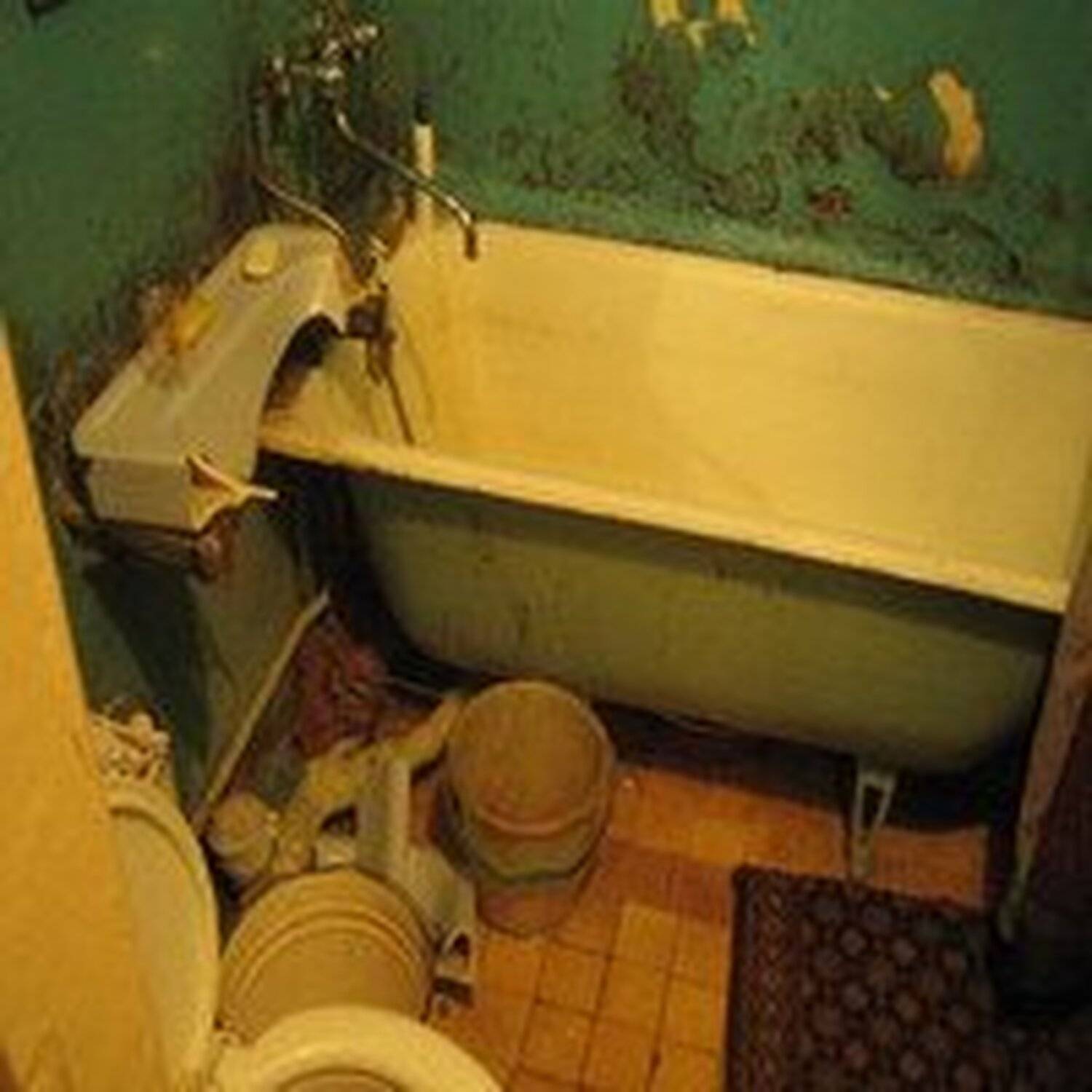 Странно. Автор: 4.5 X Группа Кирпичи, дом, разруха, 4.5 X