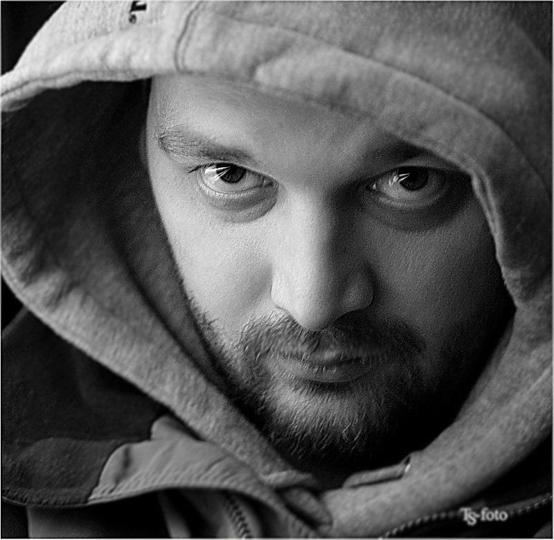 глаза, борода, портрет посмотрел...photo preview