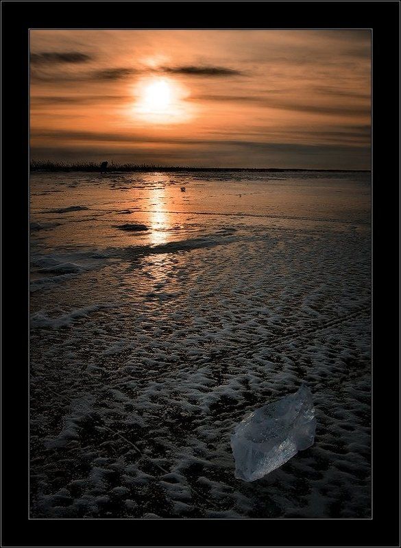 селенга, зима, лед, закат, рыбалка, i_go Последняя лунка  и домой...photo preview