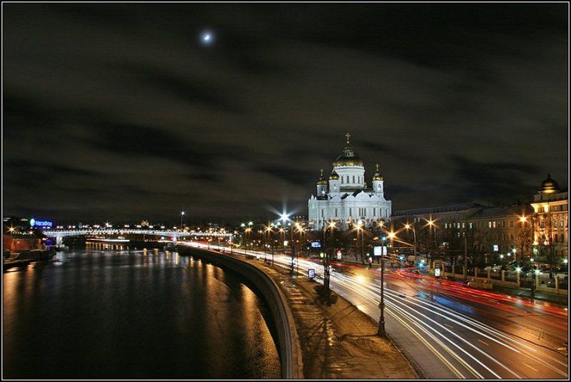москва, храм Христа Спасителя, дома, улица, набережная, река, отражение, вода, огни, фонари, dyadyavasya Возвышаясь над городомphoto preview