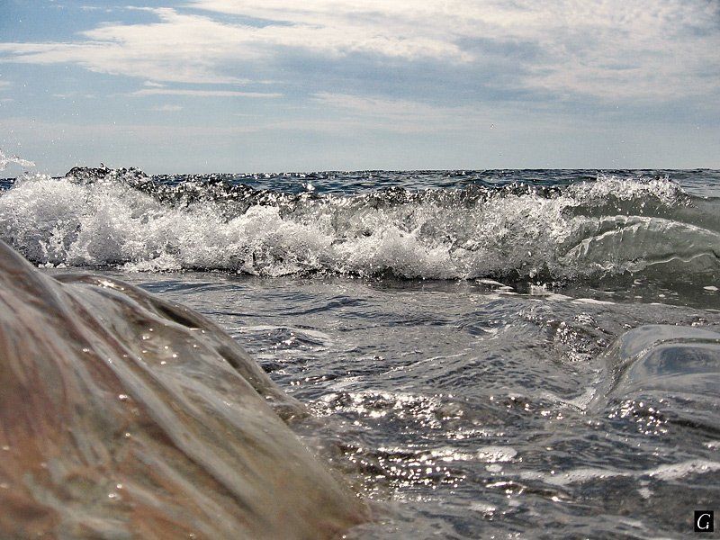 Море, волна, брызги,Утриш Очень маленькое цунамиphoto preview