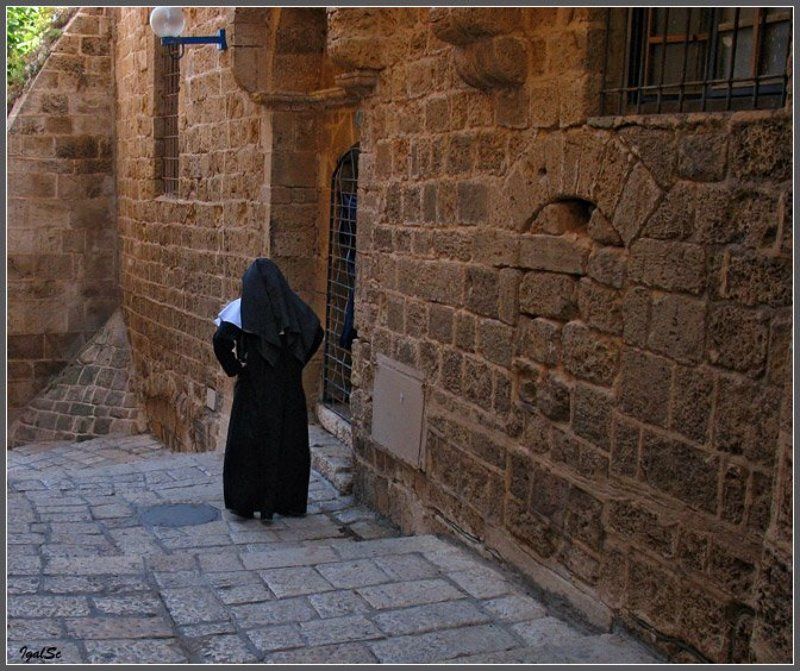 IgalSc, Old Jaffo, чб, genre Уходя - уходиphoto preview