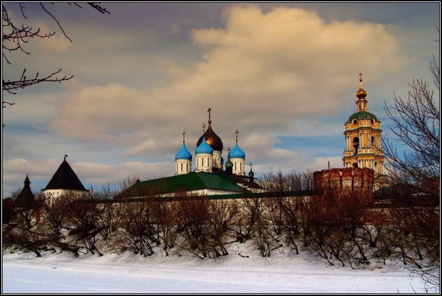 москва, монастырь, проваславие, вера, весна, снег, небо, облака, церковь, храм, стена, dyadyavasya, Дмитрий Шамин