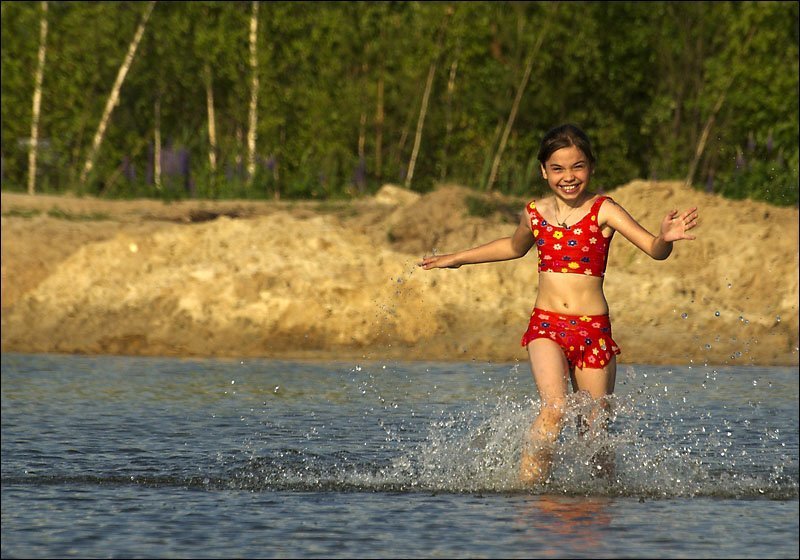 Анжелика, пруд, брызги, радость, лето Радостьphoto preview