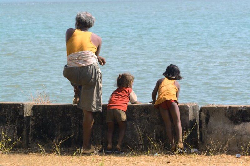 Goa Orange people - magic peoplephoto preview