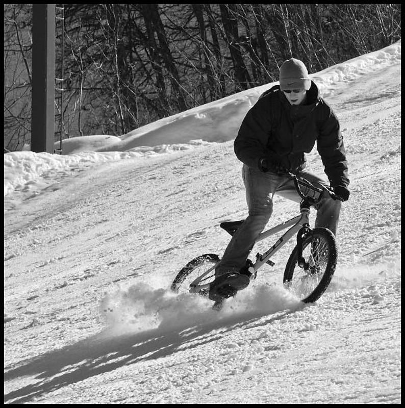 горно-лыжный, курорт, велосипедист типа сноубайкphoto preview