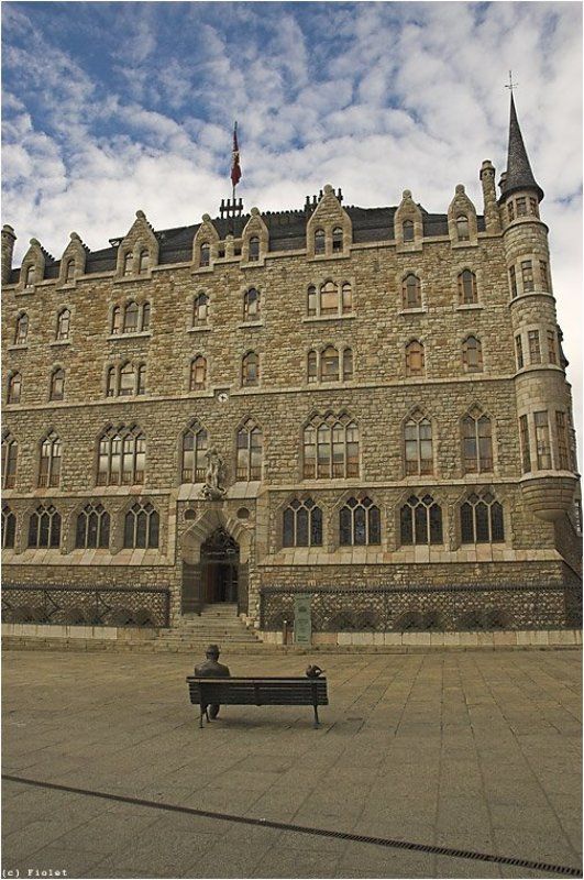 Испания, Леон, Гауди photo preview