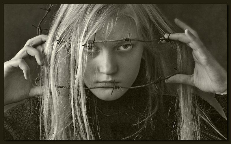 колючая,проволка Тяга к мрачномуphoto preview