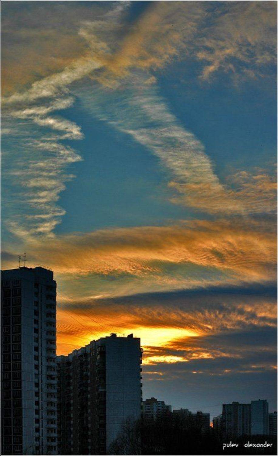 Небесная геометрия 2. Автор: Александр Путев небесная,геометрия,свет,облака,закат,заход,Тушино,Путев,панорама, Александр Путев