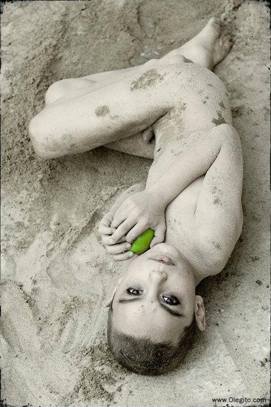 дитя и последний плод Микаинphoto preview