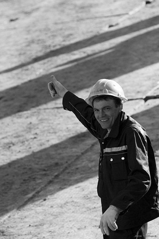 строители, улыбка, вверх Вира!photo preview