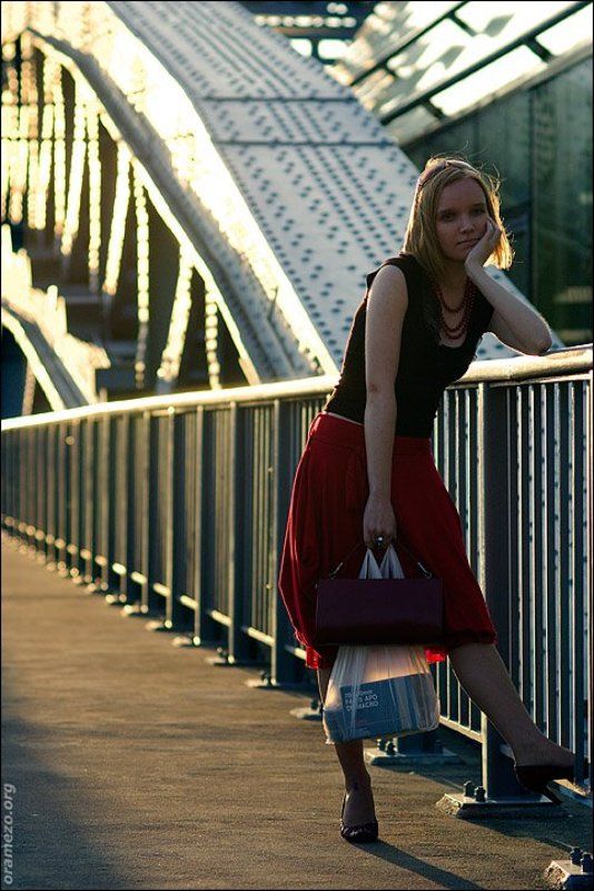 катя, мост, закат Задумчивостьphoto preview