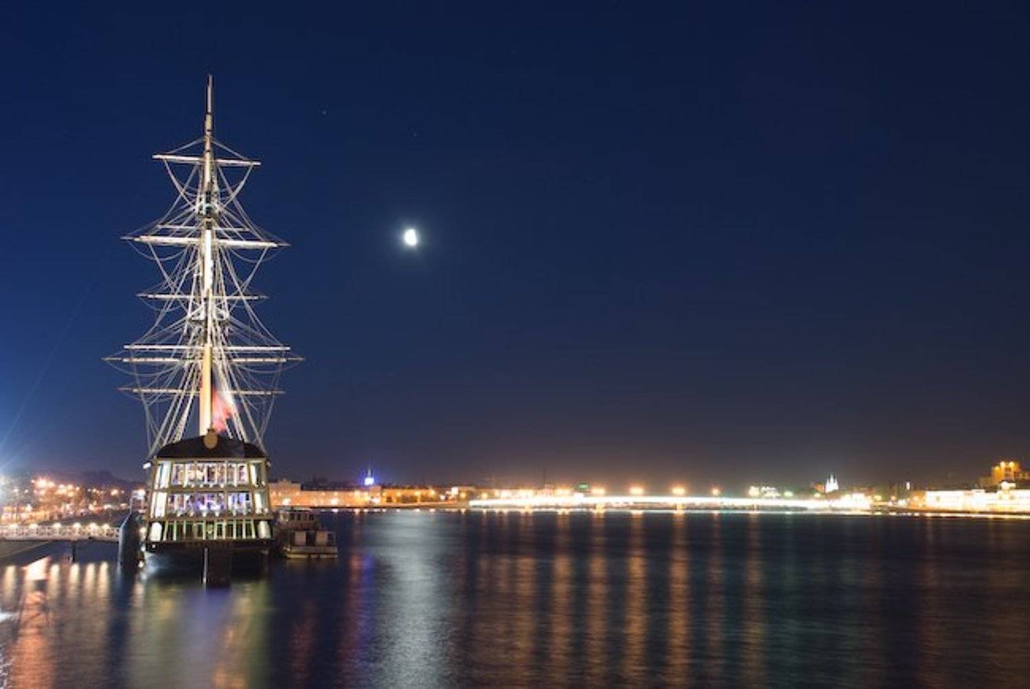 ночь питер, Alexandra