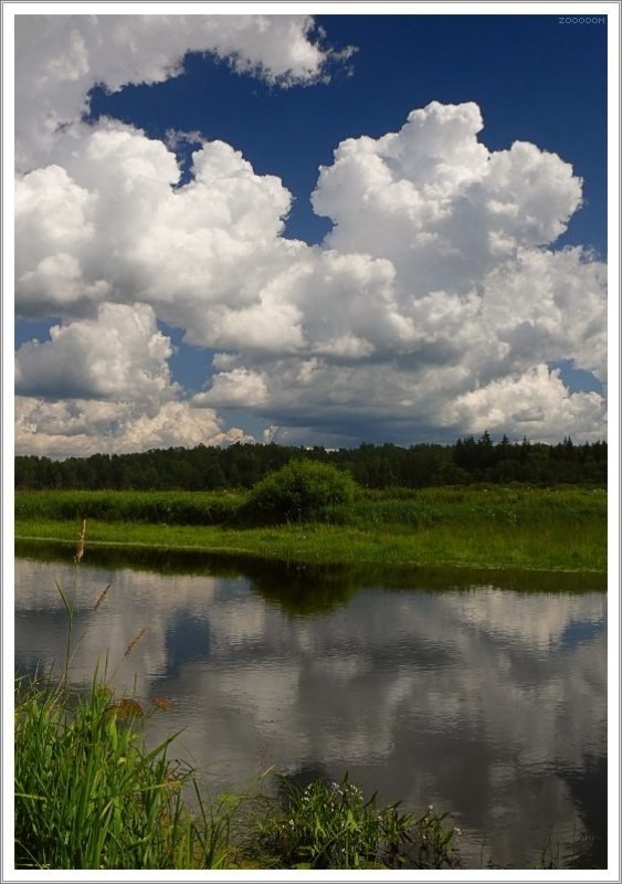 лето речка облака Облачно-солнечная простая как 3 копейки карточкаphoto preview