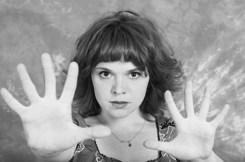 руки,пальцы,глаза,эмоции StoPphoto preview