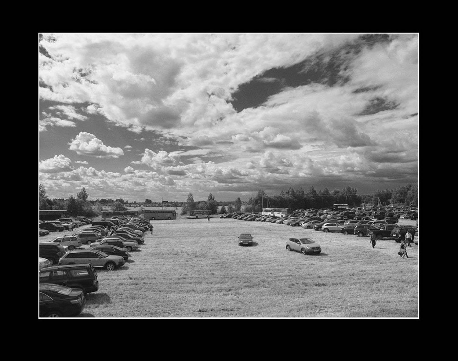 Автостоянка. Автор: Олег Сердечников , Олег Сердечников