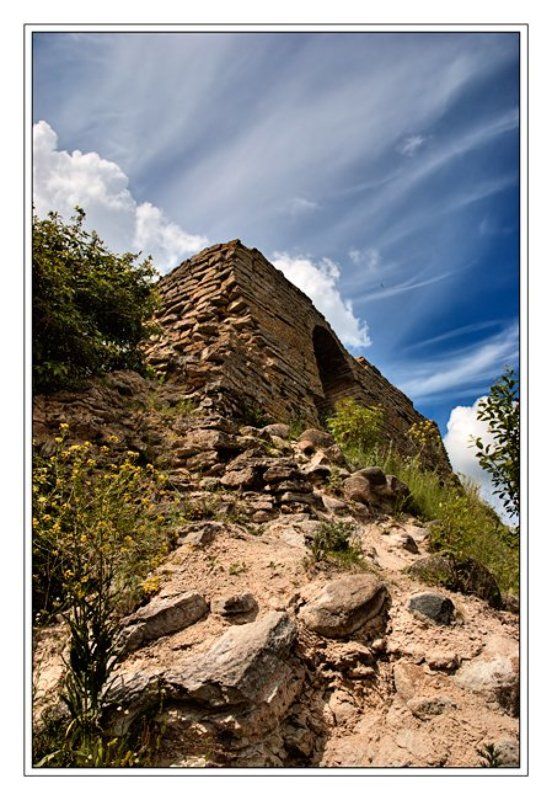 старая ладога Старая Ладога. Перед штурмом туристической достопримечательностиphoto preview