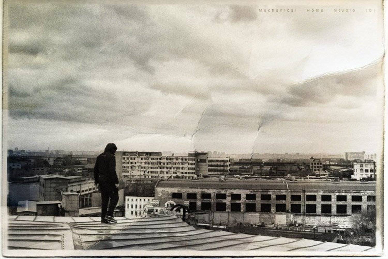 город, крыши, простые парни с рабочих окраин, Сборщик