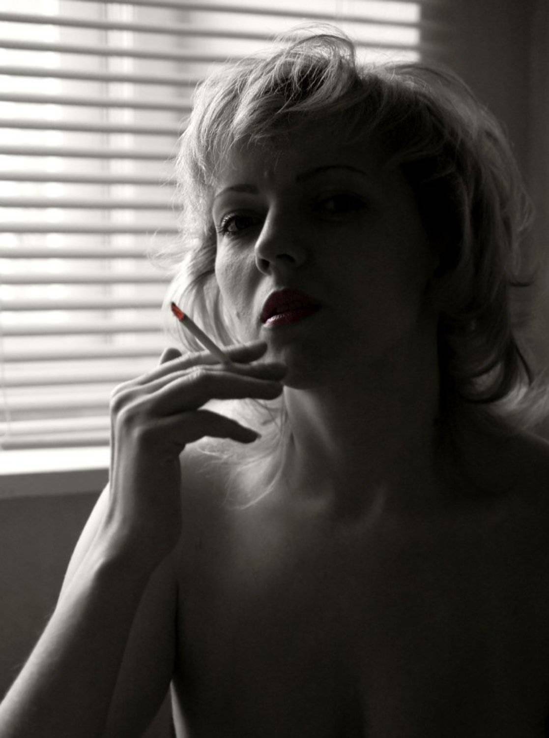 bw, девушка, сигарета, Dankost