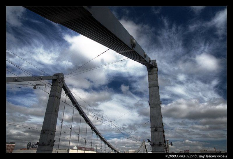 Мост: перспективой вверхphoto preview