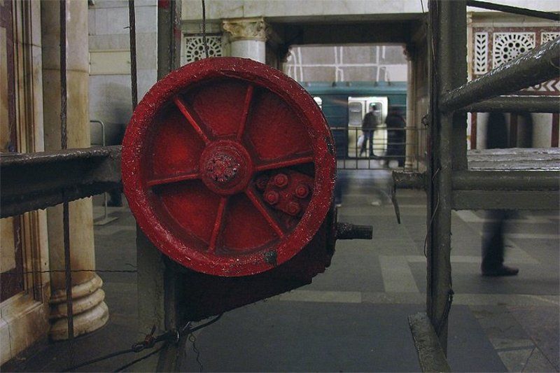 2007, цвет, цифра, красный, колесо, метро, город, москва, color, red, circle Павелецкая кольцеваяphoto preview