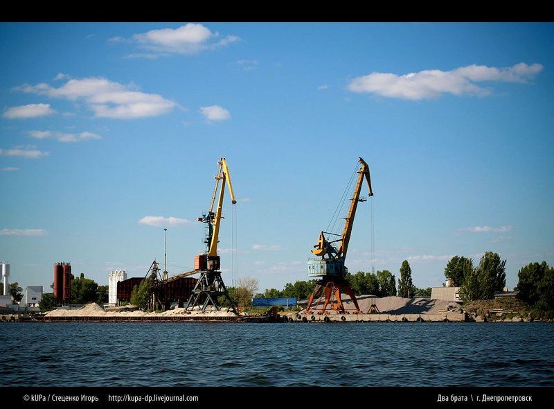 кран небо река Два братаphoto preview