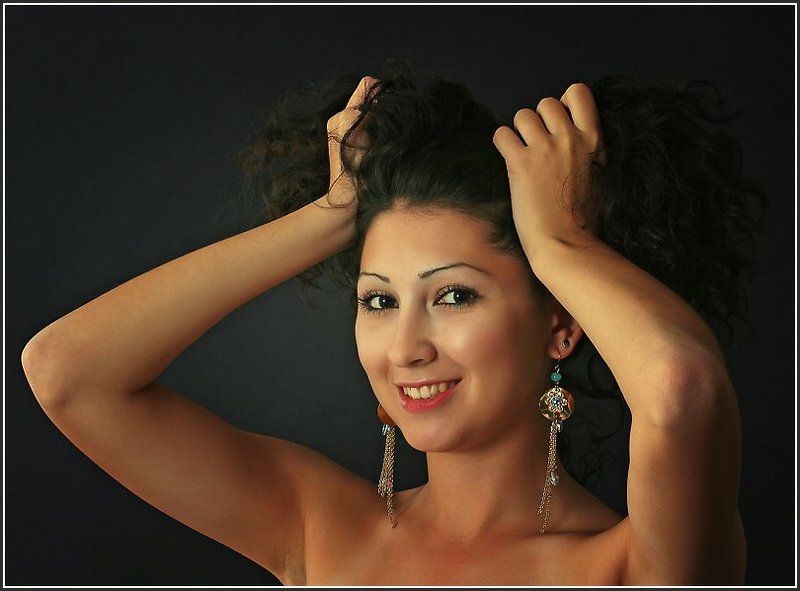 Неблондинкаphoto preview