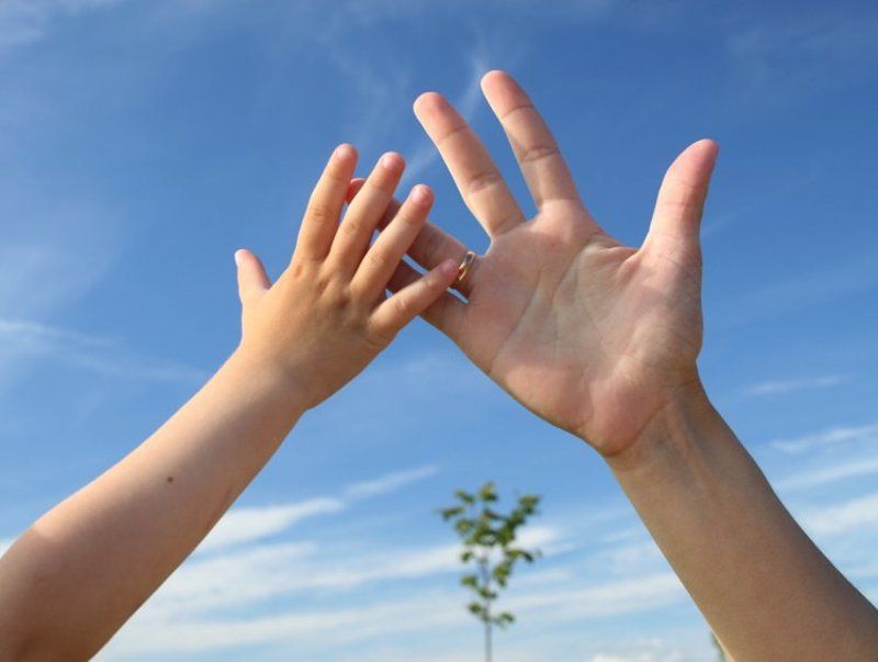 мама, сын, рука, небо семейнаяphoto preview