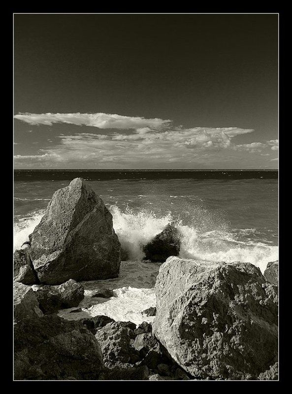 крым, судак, мыс, алчак, чёрное, море, шторм, волна, скалы, горы, лето, природа, облака В Судаке штормит #1photo preview