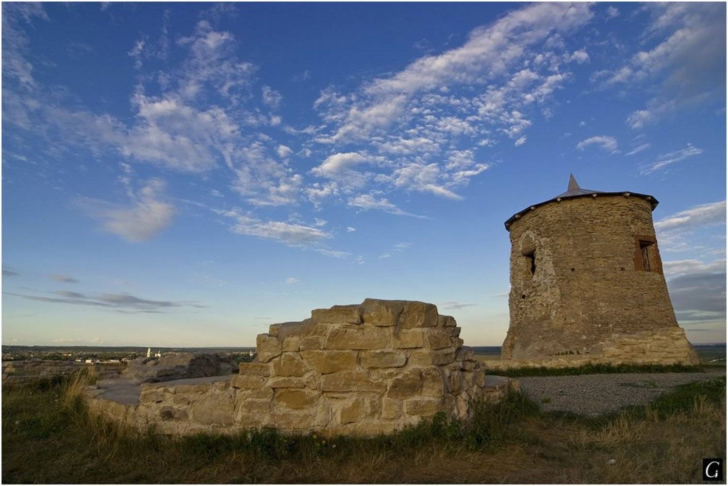 башня, сторожевая, булгары, городище, история, 1000 лет, елабуга, татарстан, нижняя, кама, река, утёс, небо, перистые, облака, простор, Gorshkov Igor_Feanorus