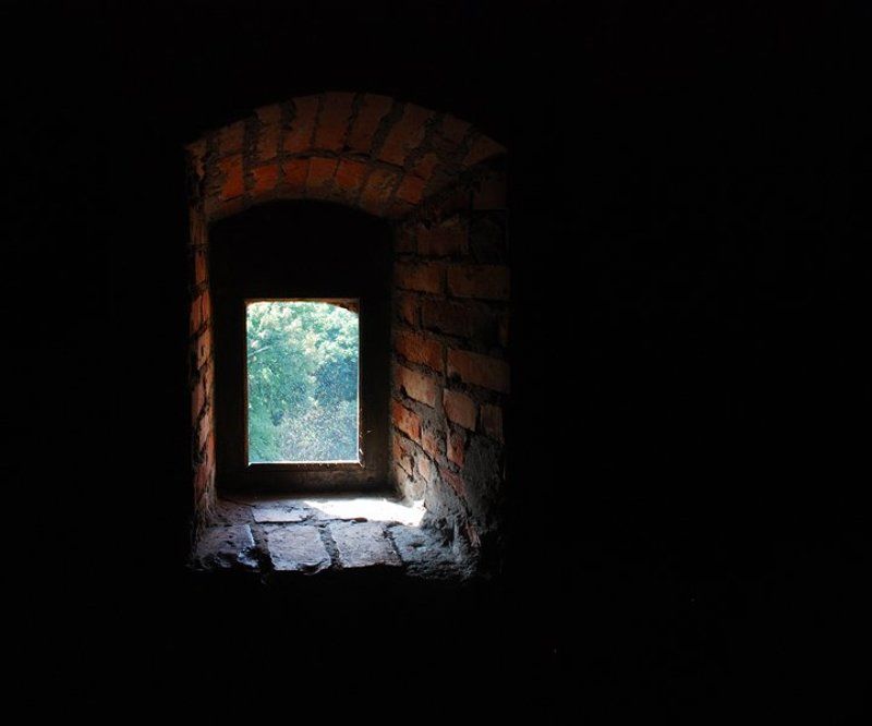 ...и солнце тоже не выбирает, на кого свой луч бросает...photo preview