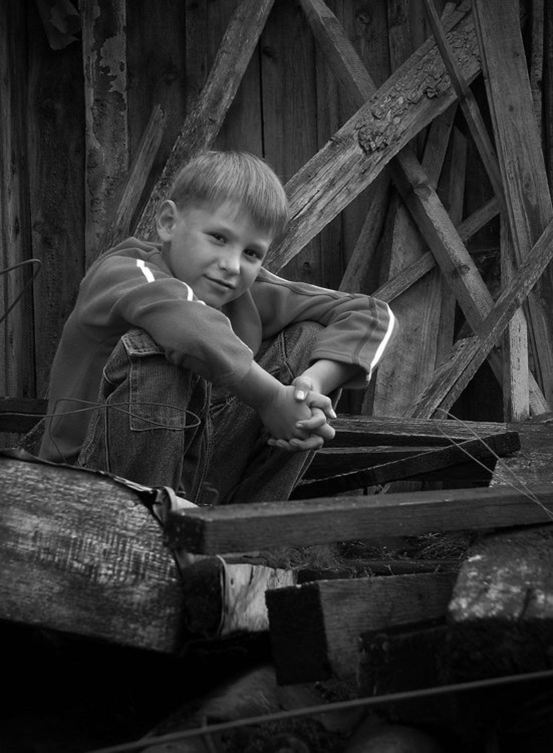 Мыслитель.. Автор: Olga Panteleeva ребенок, лето, крыша,сын, Olga Panteleeva