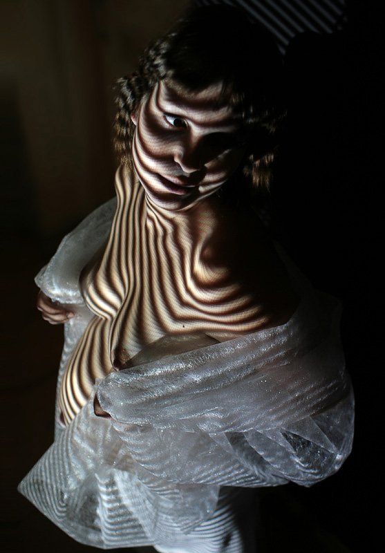 беременная, тени, полоски ПОЛОСАТАЯ 2photo preview