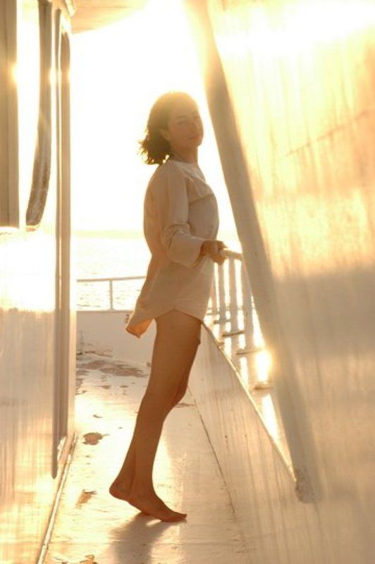 девушка утроphoto preview